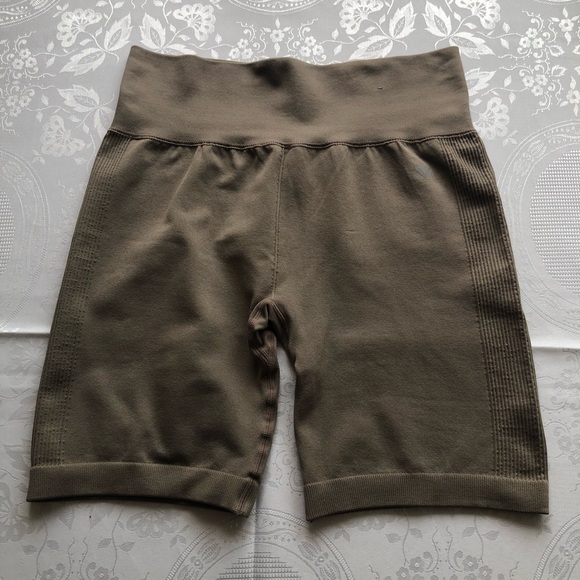 Forever 21 Coffee Brown Seamless Biker Shorts Elastic Activewear Women’s Size L - Picture 5 of 16